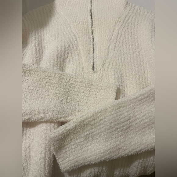 Limited edition, cashmere Victoria’s Secret sweater in white - Picture 7 of 10